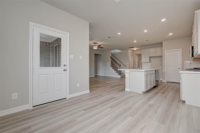 Building Photo - 3433 Acacia Grv Ln