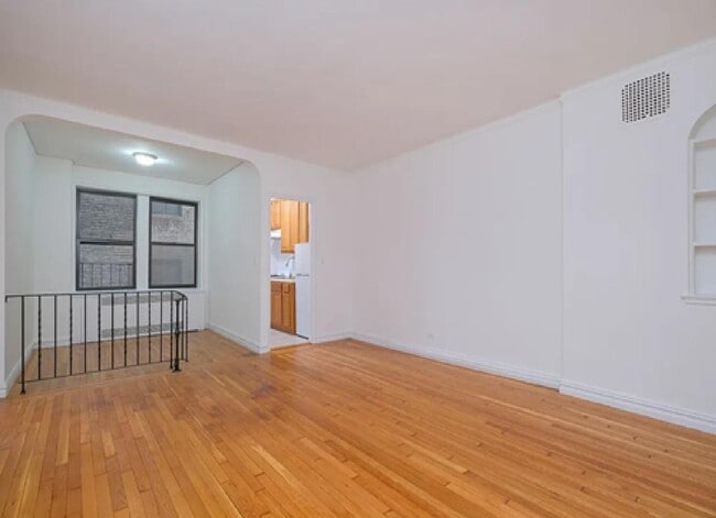 Building Photo - 15 Oliver St