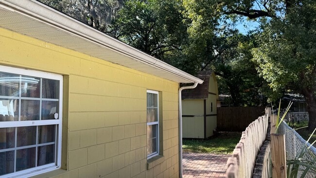 Building Photo - House For Rent - Metrowest