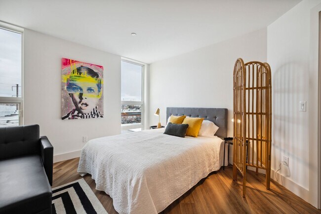 Building Photo - Bright Studio Apartment with large kitchen in Brewerytown!