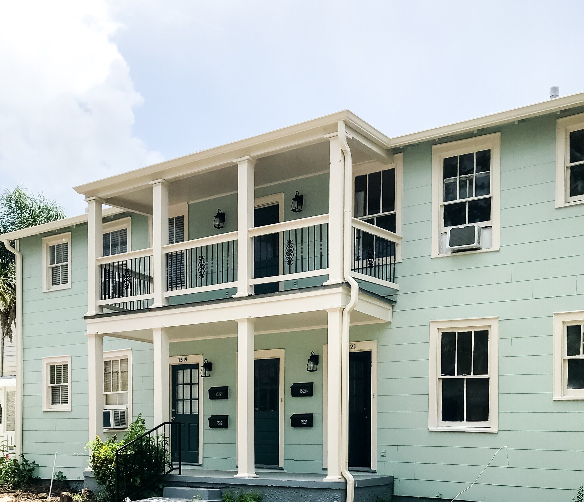 Building Photo - 1521 N Dupre St