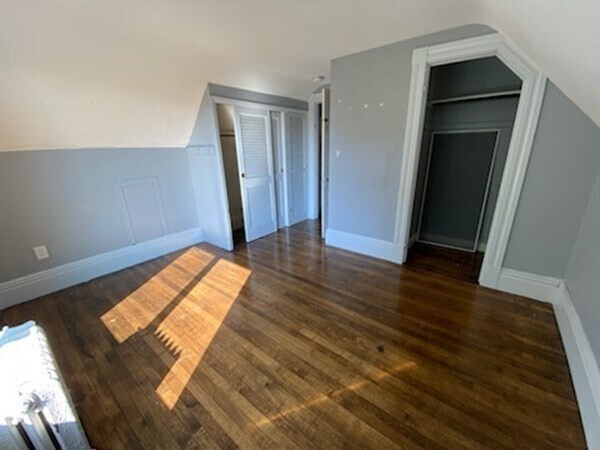 Building Photo - 17 Harding Ave