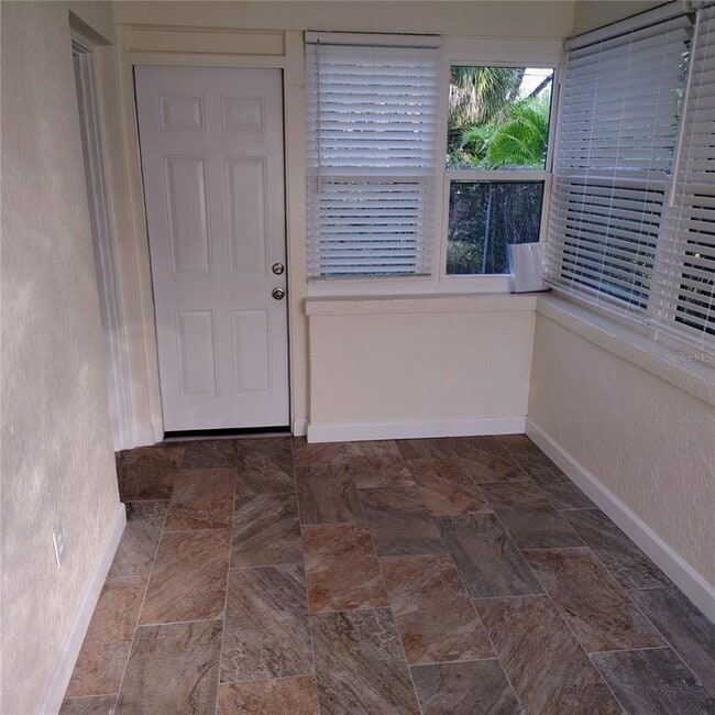 Building Photo - 2230 Grove St S