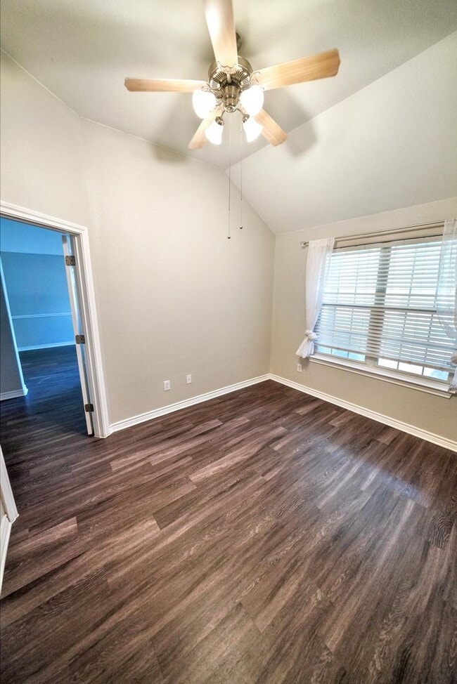 Building Photo - Stunning 4-Bedroom Home in Live Oak Hills,...