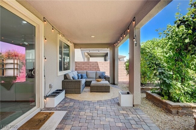 Building Photo - 4160 Elegant Chateau St