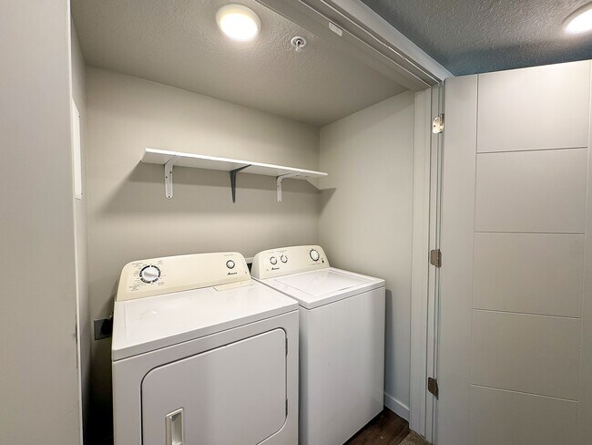 Building Photo - 64 W 600 S