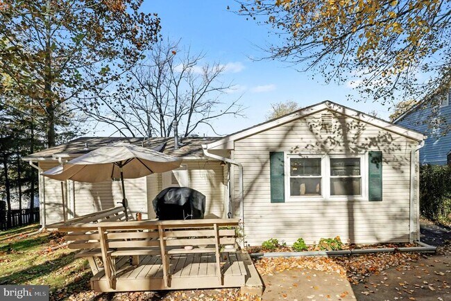 Building Photo - 4111 Hoffman Dr