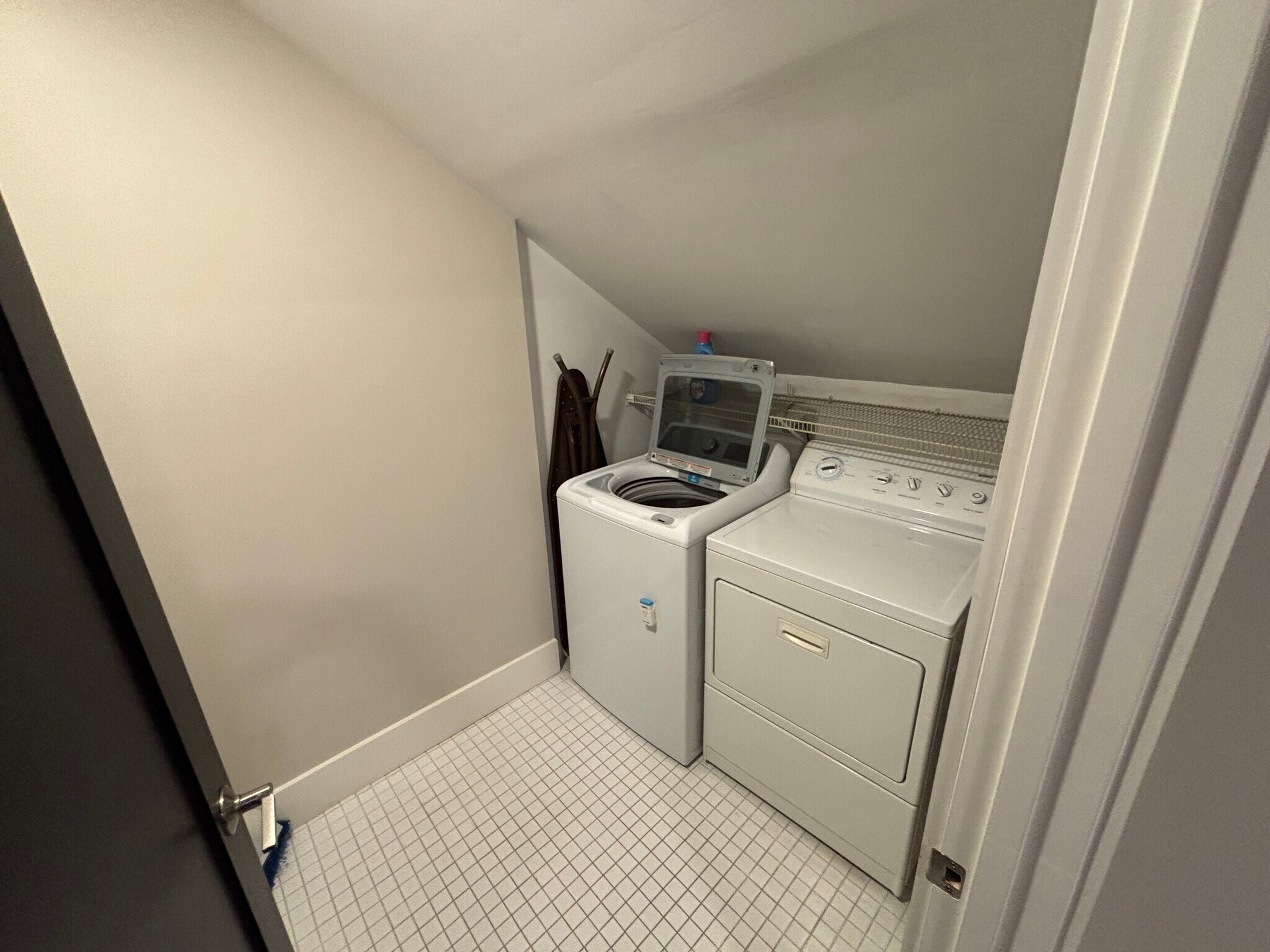 Building Photo - 18 Ocean St