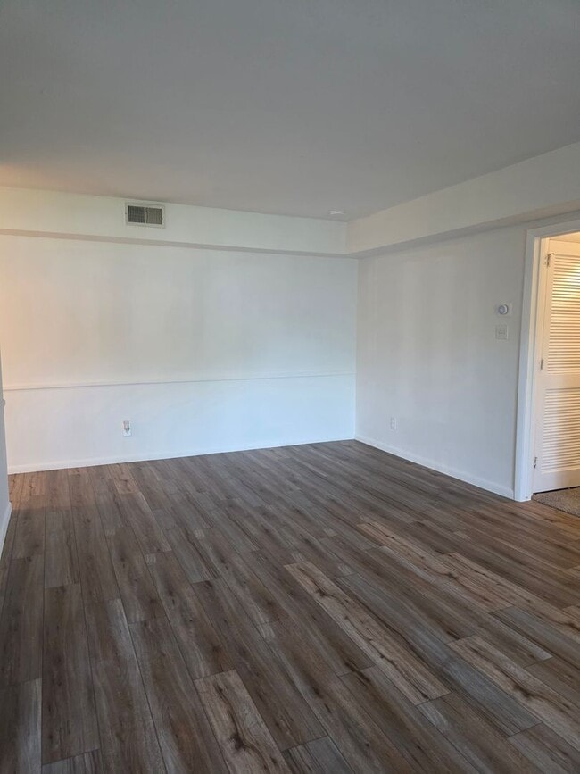 Building Photo - CONDO IN PIKE CREEK