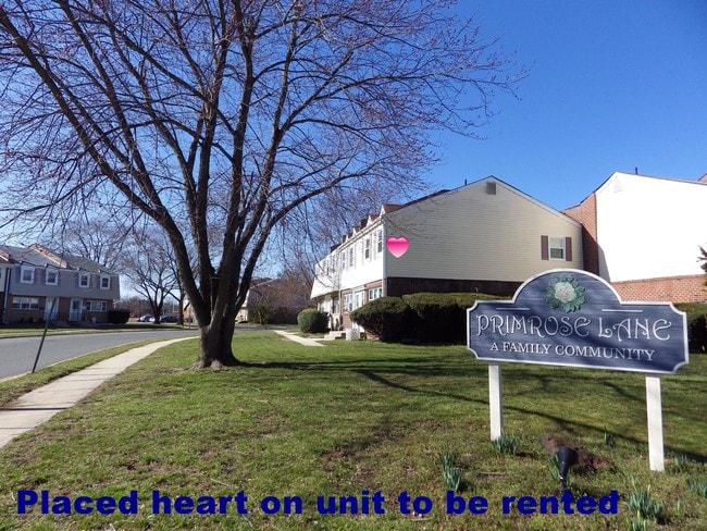 Building Photo - 140 Primrose Ln