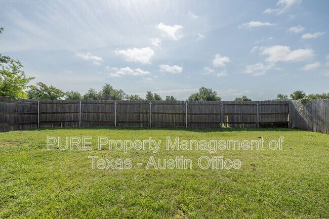 Building Photo - 306 Quail Hollow Dr