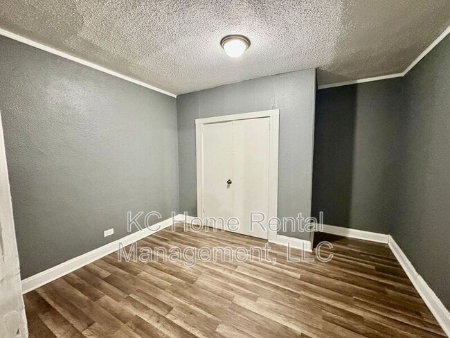 Building Photo - 6103 Walrond Ave