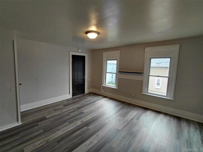 Building Photo - 87 W Pierpont St