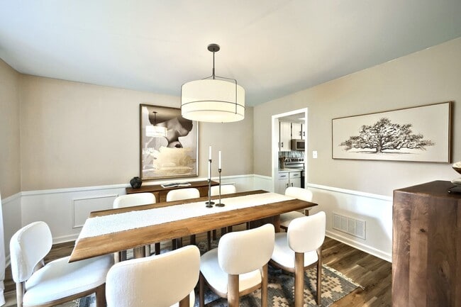 Building Photo - Beautiful Full Home in York