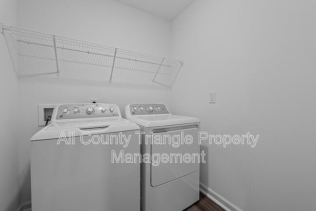 Building Photo - 3105 Vitner Dr