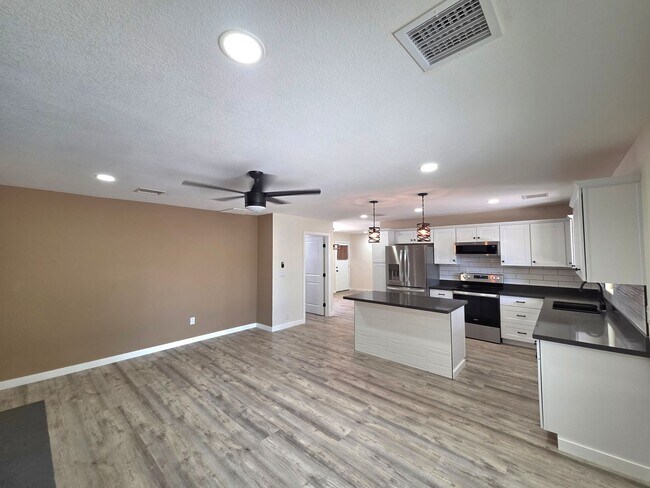 Building Photo - Beautiful 3 bedroom / 2 bath in Scottsdale!