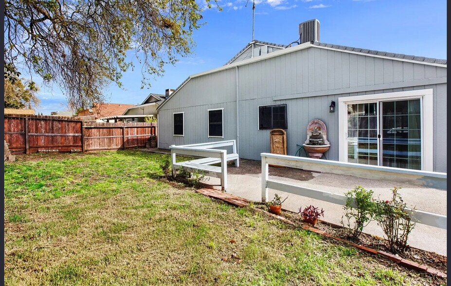 Building Photo - 5809 Sturbridge Ct