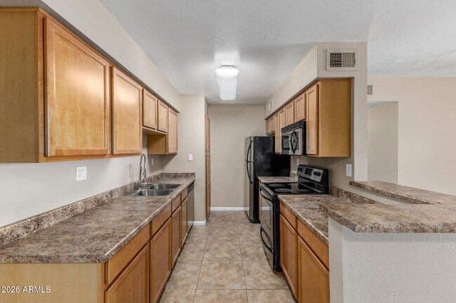 Building Photo - 5995 N 78th St