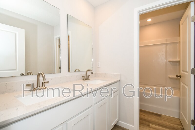 Building Photo - 36 Brazil Nut Cir