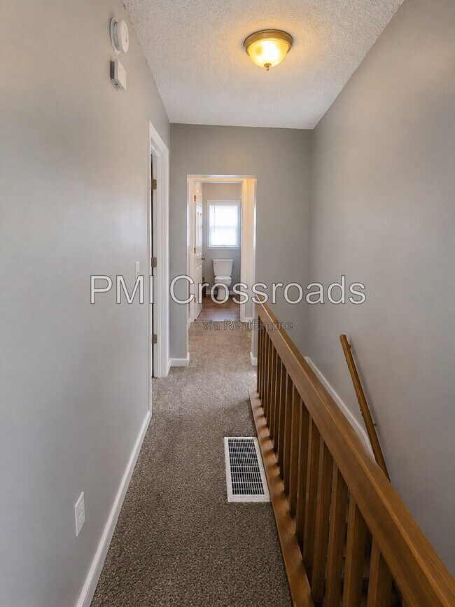Building Photo - 153 S Cypress Ave