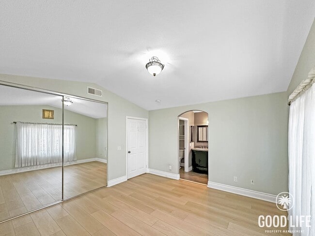 Building Photo - Beautiful 3-Bed Home w/ Vaulted Ceilings, Stainless Appliances, Private Backyard & 2-Car Garage