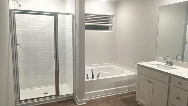 Building Photo - 1707 Harper Lily Ln