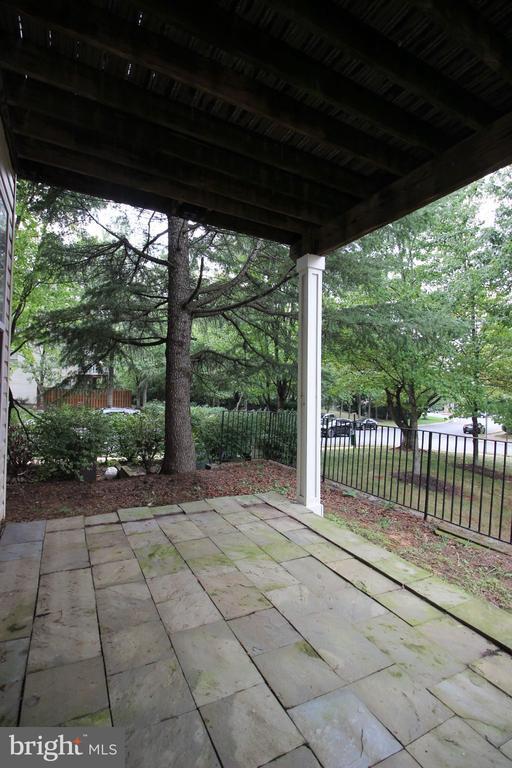 Building Photo - 46140 Cecil Terrace