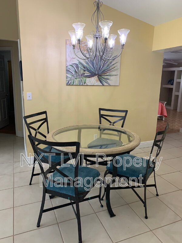 Building Photo - 4123 SW 21st Pl