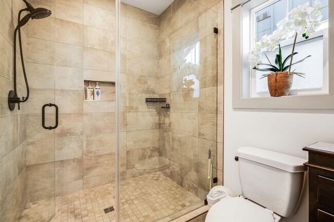 Building Photo - Modern & Fully-Furnished 3-Bedroom Home in Arden with Utilities Included