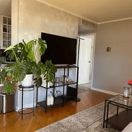 Building Photo - 525 W Aldine Ave