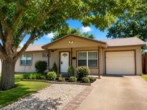 Building Photo - 512 Himes Dr