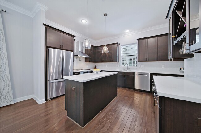 Building Photo - 5703 Kansas St