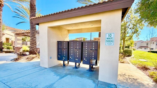 Building Photo - Beautiful, Like New, End Unit Condo in Resort Like Living Community off Temecula's South 79!