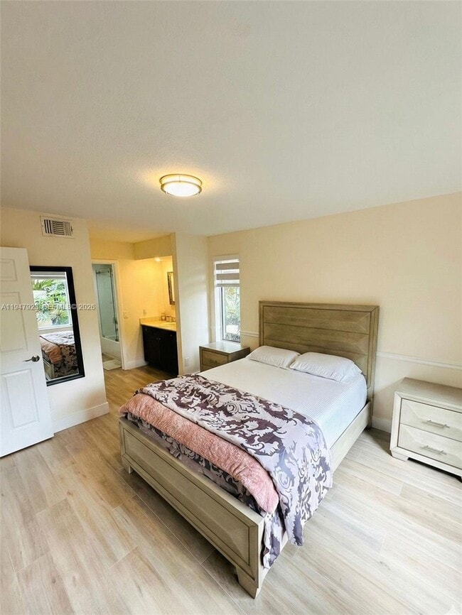 Building Photo - 1190 Coral Club Dr