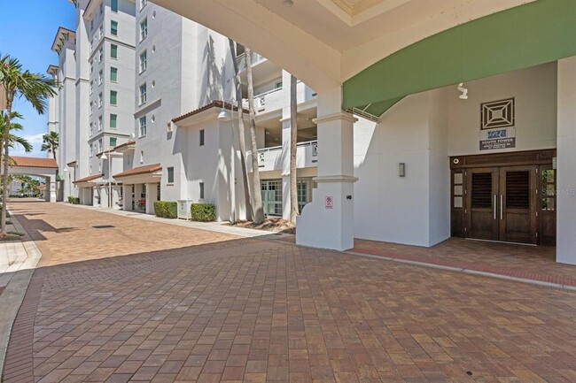 Building Photo - 1325 Snell Isle Blvd NE