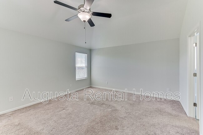 Building Photo - 2562 Inverness Dr