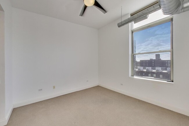 Building Photo - 1001 W Madison St