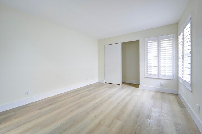 Building Photo - 6890 Touchstone Cir