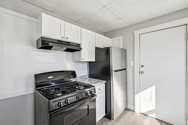 Building Photo - 71 Almont St