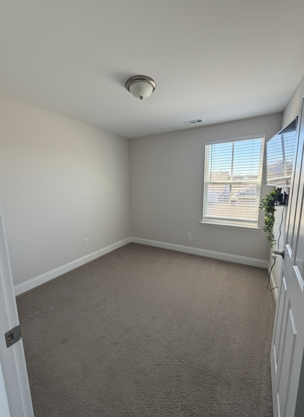 Building Photo - 1037 Milson Ln