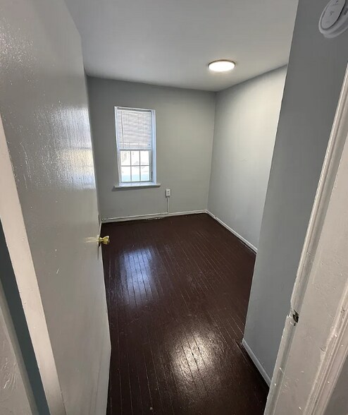 Building Photo - 1069 Powell St