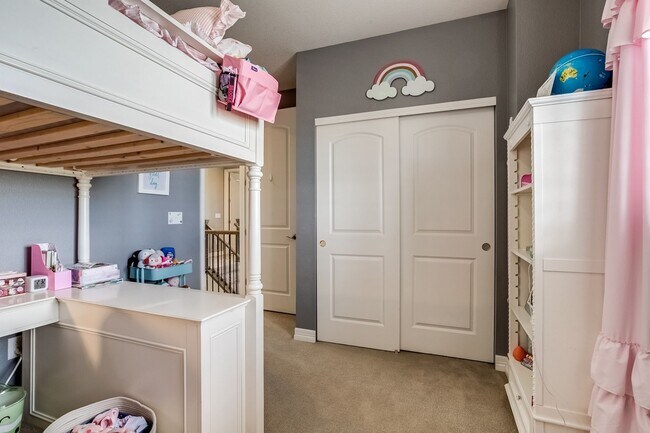 Building Photo - Large single family home in Central Park.