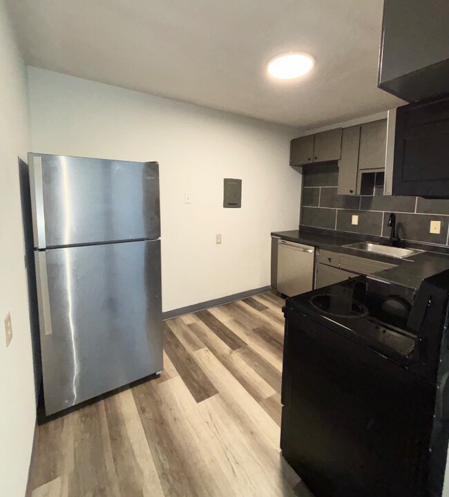 Building Photo - 1809 Arlington Ave