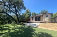 Building Photo - 617 Acacia Ln