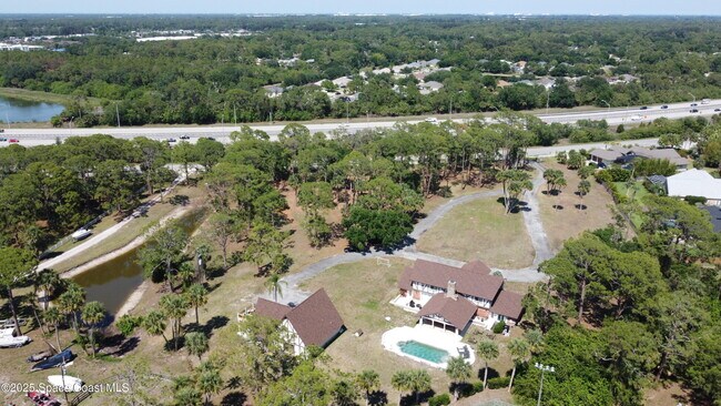 Building Photo - 2440 Brandywine Ln