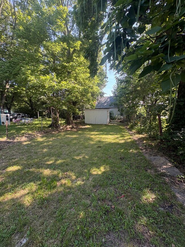 Building Photo - 2 Bedroom 2 bath home with outdoor space - MOVE IN SPECIAL 50% off first month's rent