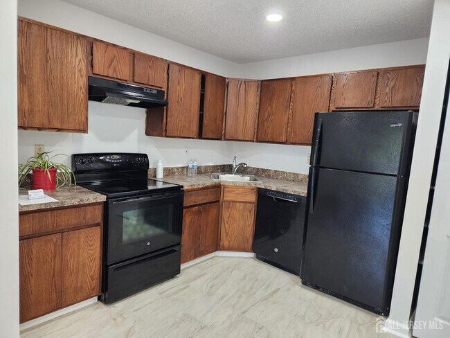 Building Photo - 282 Hampshire Ct