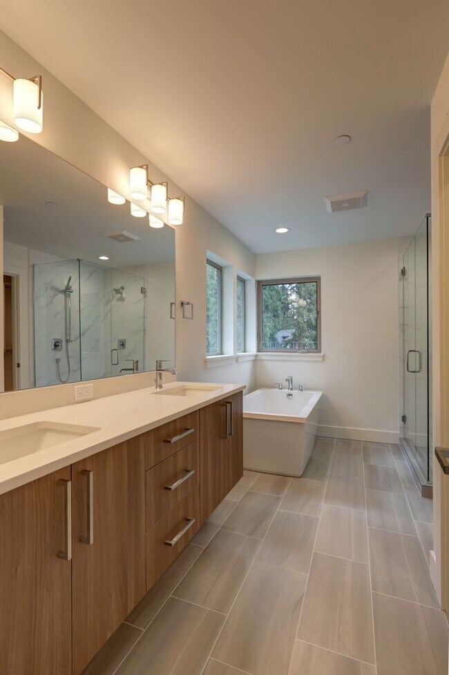 Building Photo - Brand-New 3bd + Office, 2.5ba Home Available in Perfect Kirkland Location!