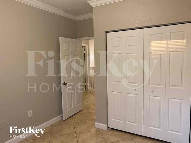Building Photo - 14123 SW 158th Ct
