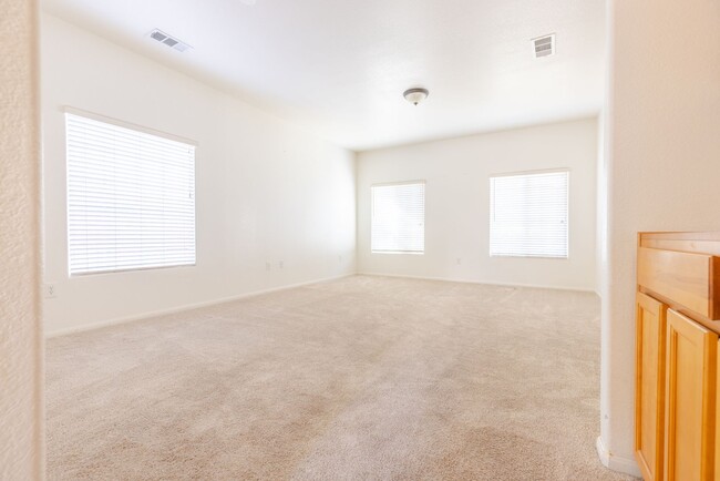 Building Photo - Stunning 4-Bedroom Home for Rent in Brawley!